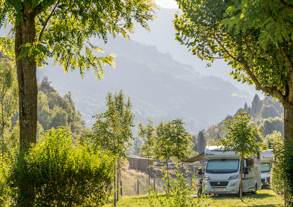 camper_life_autocaravana_verneda_camping_mountain_resort_val_d_aran pirineo