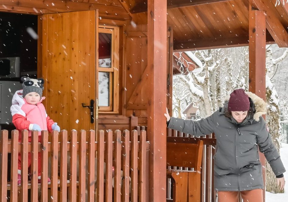 Vive la magia de la nieve en los bungalows de Verneda